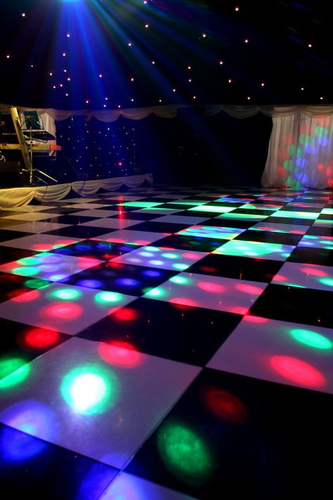 Dance Floor Background, Black And White Dance Floor, Black And White Dance, Disco Floor, White Dance Floor, Disco Background, Venue Lighting, Rose Gold Wedding Cakes, Dance Background