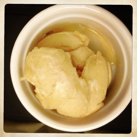 Paw Paw Sorbet. One day I will make this! First, plant two pawpaw trees... Paw Paw Fruit Recipes, Paw Paw Ice Cream, Benefits Of Pawpaw Seeds, Pawpaw Recipes, Paw Paw Fruit, Paw Cream, Papaya Recipes, Special Occasion Food, Egg Free Recipes