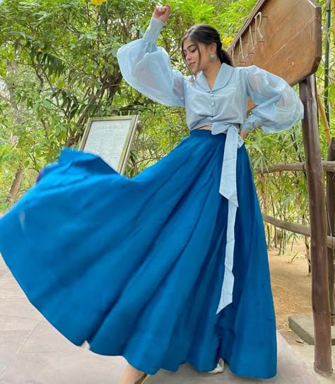 Crop Top With Chaniya, Kediyu Design, Kediyu Blouse Chaniya Choli, Blue Traditional Outfit, Drees Desgin, Dress Designing Ideas, Trendy Outfits Indian, Lehenga Designs Simple, Dress Designing