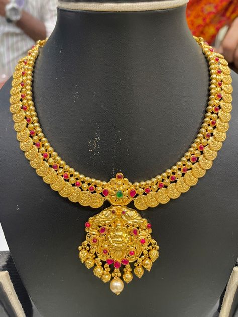 Kasu Necklace, Kasu Haram, Gold Haram Designs, Ruby Necklace Designs, Haram Designs, Gold Haram, Delicate Gold Jewelry, Mangalsutra Design, Aadi Shakti