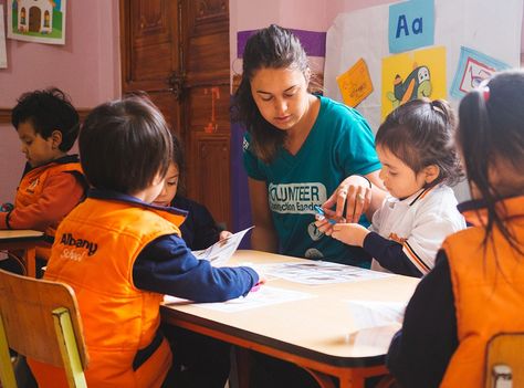 Become a Volunteer English Teacher in Ecuador with IVHQ. Teach English in Local Schools & Community Centers in Santa Elena. Spanish Conversation, Surf Instructor, International Volunteer, English Projects, Volunteer Organization, Volunteer Programs, Teach English, Volunteer Work, Environmental Education