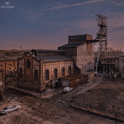 Factory Exterior, American Industrial Revolution, Scale Model Building, Factory Architecture, Old Warehouse, Industrial Architecture, Old Factory, Industrial Photography, Industrial Revolution