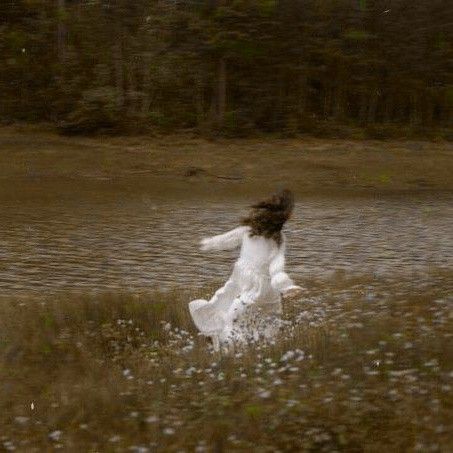 The Grass, Taylor Swift, Swift, A Woman, White Dress, Trees, Running, Water, Dresses