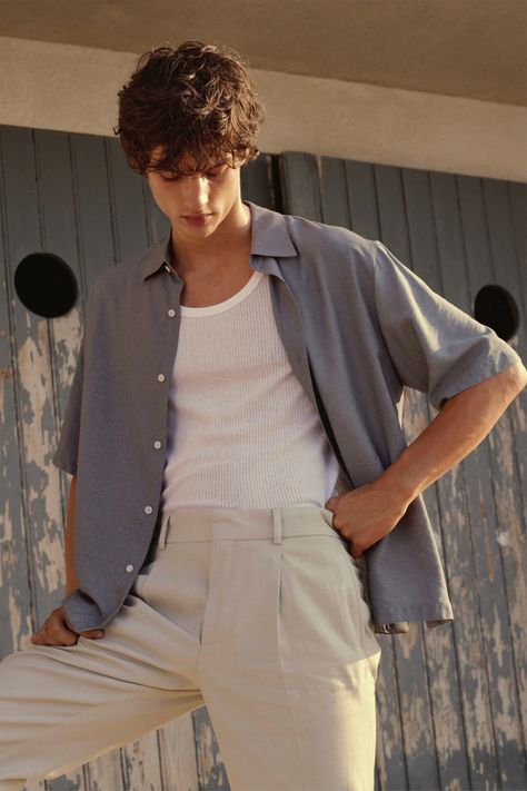 Sandro Spring 2021 Menswear Collection - Sponsored - Vogue Outfits Quotes, Mens Summer Outfits, Street Style Outfits Men, Mens Outfit Inspiration, Mens Fashion Streetwear, Cool Outfits For Men, Stylish Mens Outfits, Men Fashion Casual Outfits, Streetwear Men Outfits