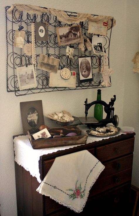 DIY Vintage Farmhouse Styled Sewing/Craft Room Makeover ! Farmhouse Sewing Room, Vintage Booth Display Ideas, Sewing Craft Room, Craft Room Makeover, Vintage Farmhouse Bathroom, Still Painting, Farmhouse Projects, Vintage Booth Display, Sewing Decor