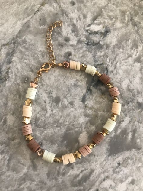 Use inspo if you would like! Coffee Clay Bead Bracelet, Clay Bead Color Ideas, Clay Bead Bracelet Ideas Fall Colors, Braclets Ideas Aesthetic, Clay Bead Bracelet Ideas Neutral Colors, Brown Clay Bead Bracelet Ideas, Brown Bracelet Ideas, Brown Clay Bead Bracelet, Neutral Clay Bead Bracelets