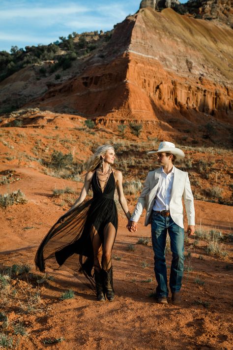 Engagement Pictures, Palo Duro Canyon,  Texas, Wedding Palo Duro Canyon Engagement Photos, Az Photoshoot, Canyon Engagement Photos, Western Elopement, Gothic Wedding Theme, Couple Picture, Wedding Picture Poses, Park Photography, Pics Ideas