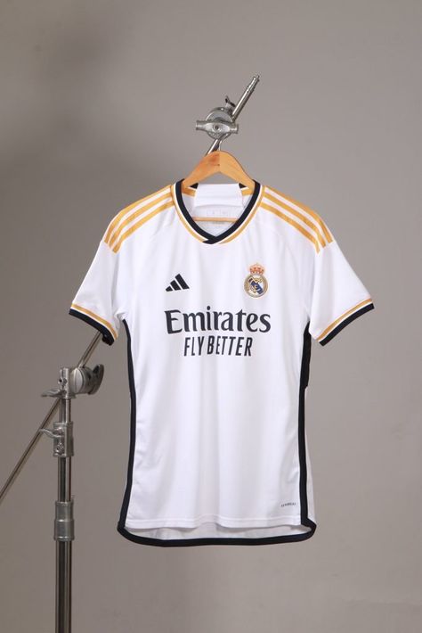 Real Madrid New Kit, Camisa Do Real Madrid, Real Mardid, Real Madrid Home Kit, Real Madrid Kit, Real Madrid Logo, Real Madrid Shirt, Real Madrid Football, Soccer Outfits