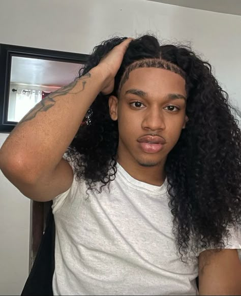 Dudes With Long Hair, Growing Hair Men, Long Curly Hair Men, Hair Like Wool, Taper Fade Curly Hair, Curly Hair Fade, Curly Hair Drawing, Black Men Hairstyles, Boys Long Hairstyles