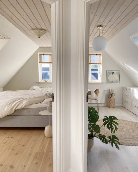 Bedroom And Wardrobe, Attic Design, Attic Bedrooms, Scandinavian Bedroom, Attic Spaces, Attic Remodel, Loft Room, Attic Bedroom, Attic Rooms