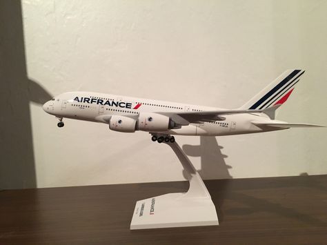 Aqua Building, Silhouette Mode, Model Aeroplane, Airline Company, Air Canada, Airbus A380, Card Model, Fixed Gear, Air France