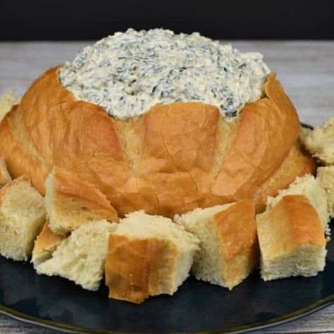 Spinach Dip In Bread Bowl Kings Hawaiian, Spinach Dip In Bread Bowl, Dip In Bread Bowl, Spinach Dips, Classic Spinach Dip Recipe, Hot Spinach Dip Recipe, Spinach Dip Cold, Classic Spinach Dip, Baked Spinach Dip