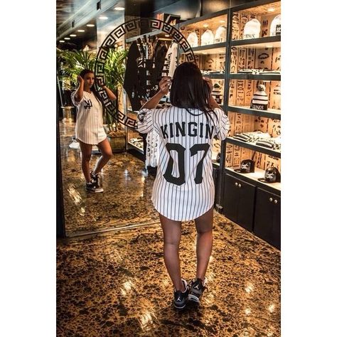 0 King Costume, Basket Sport, Baseball T, T Shirt Fashion, Dope Fashion, Swag Style, Girl Swag, Tomboy Fashion