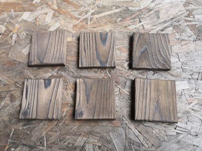 simple diy pallet coasters Pallet Wood Coasters, Diy Wood Coasters How To Make, Diy Wood Coasters, Drink Coasters Diy, Wood Coasters Diy, Wood Palette, Diy Concrete Patio, Pallet Coasters, Pallet Building