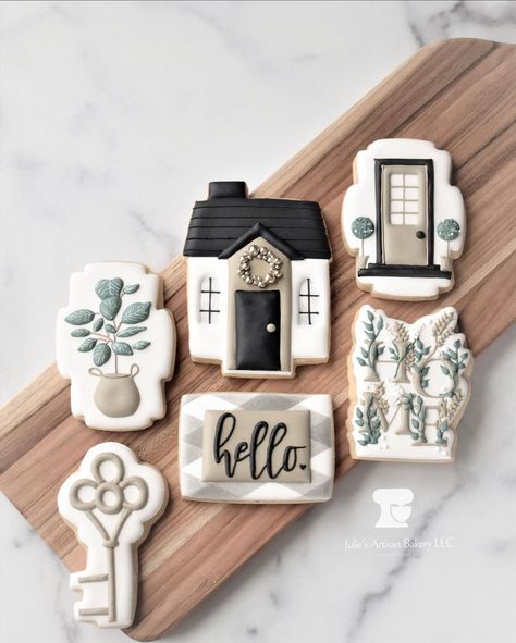 Julie Thomas (@juliesartisanbakery) • Instagram photos and videos Front Door Cookies Decorated, Home Cookies Decorated, Christmas House Cookies, New Home Cookies, Housewarming Cookies, Extravagant Cakes, Julie Thomas, Cookies Decoration, House Cookies