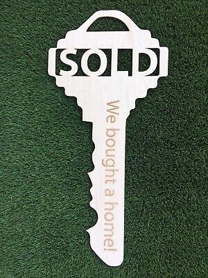 Sold House Pictures First Home Black Family, First Time Home Buyer Pictures, New House Keys Aesthetic, Real Estate Agent Attire Women, Sold Sign Real Estate, Realtor Organization, Debt Free Aesthetic, Realtor Aesthetic, Hunter Douglas Silhouette