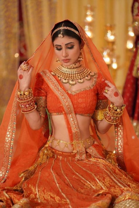 भारतीय दुल्हन संबंधी, Rajasthani Dress, Rajputi Dress, Indian Bridal Photos, Wedding Lehenga Designs, Mouni Roy, Indian Bride Outfits, Traditional Indian Dress, Indian Bridal Dress