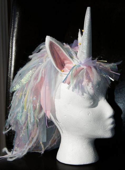 Unicorn Costume Women's, Fashion Statement Outfits, Diy Unicorn Costume, Unicorn Headpiece, Unicorn Costumes, All Mythical Creatures, Unicorn Pumpkin, Unicorn Pictures, Black Unicorn