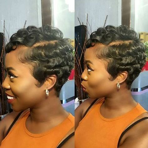 naturalhairqueens: How on earth is this so damn beautiful? WOW! Short Hair Black, Short Sassy Hair, Pelo Afro, Sassy Hair, Hair Laid, Relaxed Hair, Short Hair Styles Pixie, Short Curly Hair, Love Hair