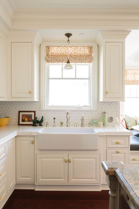 Rustic Kitchen Sinks, Corner Kitchen Sink, Kitchen Sink Window, White Farmhouse Sink, Kitchen Icon, Kitchens Cabinets, Kitchen Sinks Farmhouse, Corner Sink Kitchen, Kitchen Sink Design