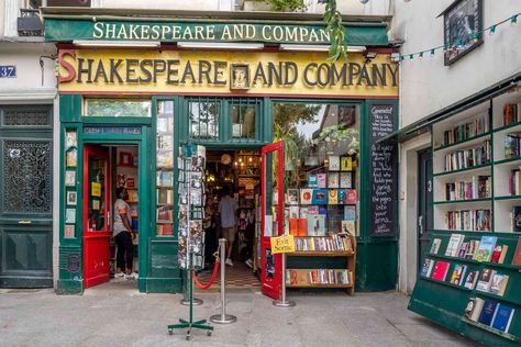 Shakespeare And Company Paris, Travel Through Europe, Things To Do In Paris, Shakespeare And Company, Paris Itinerary, Paris France Travel, Paris Travel Tips, Paris Travel Guide, Paris Vacation