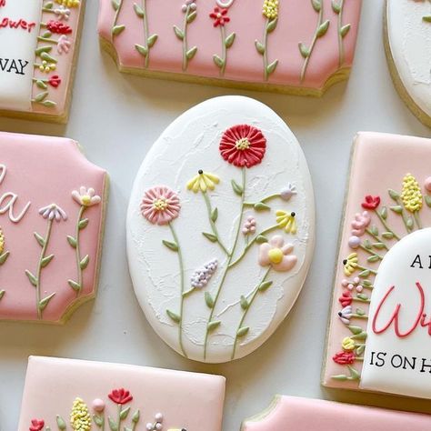 Megan’s Bakes | Megan Wilson on Instagram: "A little wildflower is on her way🌻 • •Wildflower inspo: @hanamade.cookies 💛 • • • • •#alittlewildflowercookies #wildflowers #wildflowercookies #flowers #flowercookies #decoratedsugarcookies #sugarcookies #cookies #santamaria #customcookies #babyshower #babyshowercookies" Pink Floral Cookies Decorated, Wildflower Bridal Shower Theme Cookies, Wildflower Cookies Royal Icing, Wildflower Cookies Baby, Pretty Cookies Decorated, Spring Flower Cookies Decorated, Spring Flower Sugar Cookies, Wildflower Cookies First Birthday, Wildflower 1st Birthday Cookies