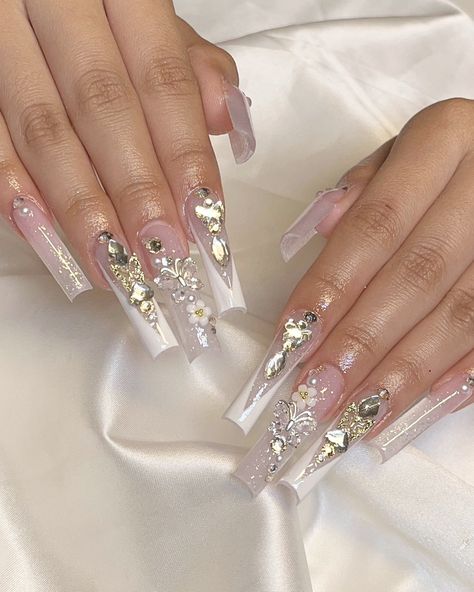 ig: setsbycelestiaa Nails White French Tip, Nails White French, Fake Nails White, Quinceanera Nails, White French Tip, Nails White, Long Acrylic Nails Coffin, Long Square Acrylic Nails, Party Kleidung