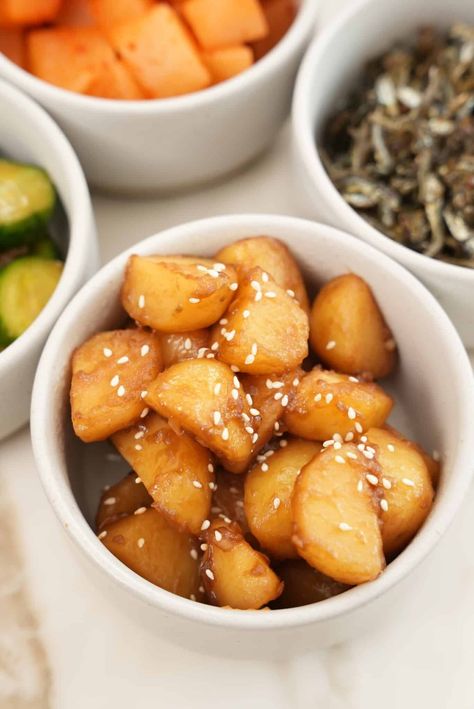 Korean Braised Potatoes Recipe, Easy Vegetarian Korean Recipes, Korean Potatoes Side Dishes, Korean Shoyu Potato Recipe, Bbq Side Dishes Potato, Korean Potato Recipes, Asian Potato Recipes, Korean Banchan Recipes, Baby Potatoes Recipes