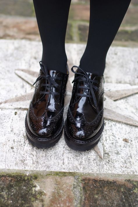 Nando Muzi brogues, scarpe stringate, patent leather brogues, Fashion and Cookies, fashion blogger Patent Leather Brogues Outfit, Brouges Women Outfit Work, Black Brogues Outfit, Brogues Womens Outfit, Brogues Outfit, Brogue Shoes Women, Two Tone Brogues, Brogues Womens, Black Brogues