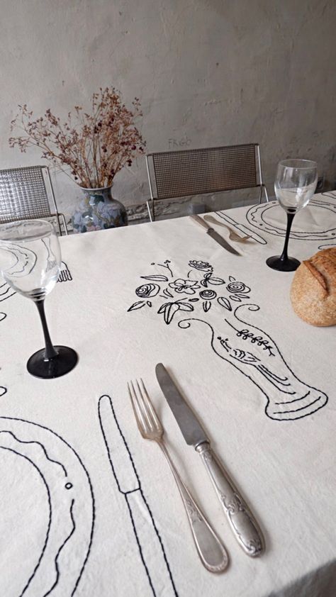 Hand Drawn Table Setting, Embroidered Accessories, Embroidery Hoop Wall Art, Diy Napkins, Linen Fashion, Embroidery Shop, Embroidery On Clothes, 자수 디자인, Host A Party