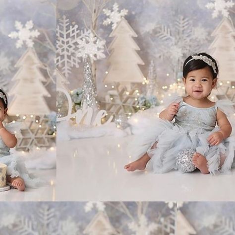 KKP on Instagram: "Winter ONEderland ❄️❄️❄️❄️" Winter Onederland Photoshoot, Winter Onederland Party Girl Outfit, Winter Onederland Photo Shoot, Winter Wonderland First Birthday Girl, Winter Wonderland Photoshoot, Winter Onederland Outfit, Onederful Party, Winter Onederland Party Girl, Winter Onederland Cake