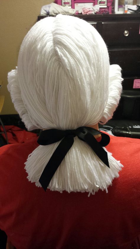 Yarn Wigs... I make them in several styles, this one is George Washington :D Heather's Homemade Habiliments on Facebook Diy George Washington Wig, George Washington Wig Diy, Diy Colonial Wig, Diy George Washington Costume, George Washington Wig, George Washington Costume, Colonial Wigs, Yarn Wigs, Work Appropriate Halloween Costumes