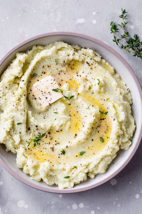 Learn how to make the BEST soft and fluffy Mashed Cauliflower! This easy cauliflower mash recipe is tasty, creamy, and low carb. Vegan Mashed Cauliflower, Truffle Mashed Potatoes, Mashed Cauliflower Recipe, Cauliflower Mashed Potatoes, Mash Recipe, Clean And Delicious, Easy Cauliflower, Mashed Cauliflower, Cauliflower Recipes