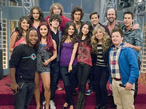 Victorious Icarly Victorious, Icarly Cast, Jerry Trainor, Hollywood Arts, Jeannette Mccurdy, Icarly And Victorious, Beck Oliver, Ariana Grande Facts, Victorious Cast