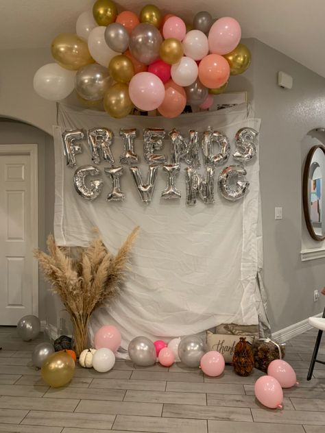 #friendsgiving #thanksgiving #photoshoot #photoshootideas #backdrop #pampasgrass #balloondecor Thanksgiving Photo Backdrop Diy, Thanksgiving Backdrop Ideas Diy, Friendsgiving Backdrop Ideas, Friendsgiving Photo Backdrop, Friendsgiving Game Ideas, Thanksgiving Backdrop Ideas, Fun Group Activities, Thanksgiving Photoshoot, Thanksgiving Backdrop