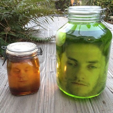 This is so cool!  It takes photo editing software to get the photo to look 3D, but it looks easy and very realistic! Faces In Jars For Halloween, Face In Jar Halloween, Heads In Jars Halloween, Face In A Jar Halloween, Head In Jar Halloween, Head In A Jar Halloween, Eyeballs In A Jar, Diy Friend, Halloween Ideias