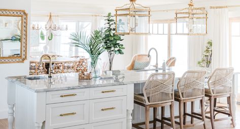 The Leslie Style - Airy Modern Feminine White Kitchen Renovation, Coastal Chic Style, Glam Dining Room, Glam Dining, Entry Console Table, Lake House Kitchen, Coastal White, Coastal Interiors Design, Bathroom Tile Designs