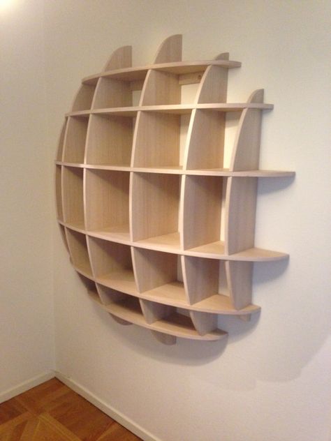 Diy Bookshelf, Bookshelves Diy, Curve Design, Rack Shelf, Wooden Furniture, Wooden Shelves, Furniture Projects, Corner Bookcase, Wall Mirror