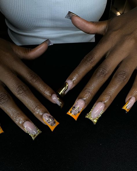 Something bout those duck nails that just make me wanna screammmm !! These ate down real bad 🤩🤩 Save this if you’ll give duck nails a try! Follow @yayaskrylxs for more • • • • #yayaskrylxs #nailsnailsnails #explorepage✨ #viralnails #nailart #texas #kansas #oklahoma #makeupartist #lashextensions #braider #hairstylist #beautytips #nailtips💅 #wichita #arkansas Duck Tail Nails, Halloween Duck Nails, Halloween Acrylic, Halloween Acrylic Nails, Duck Nails, Lash Extensions, Nail Tips, Arkansas, Oklahoma