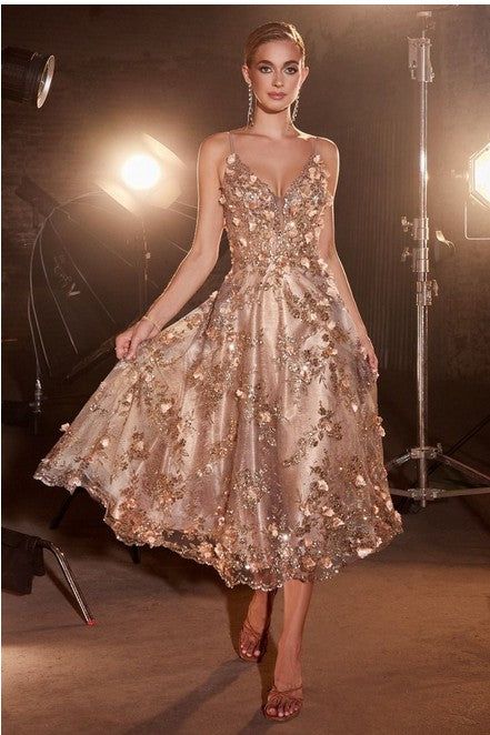 Nikkah Inspiration, Unique Cocktail Dress, Gold Wedding Dresses, Unique Cocktail Dresses, Poolside Wedding, Gold Outfits, Dreamy Places, Tea Length Dress, Gold Wedding Dress