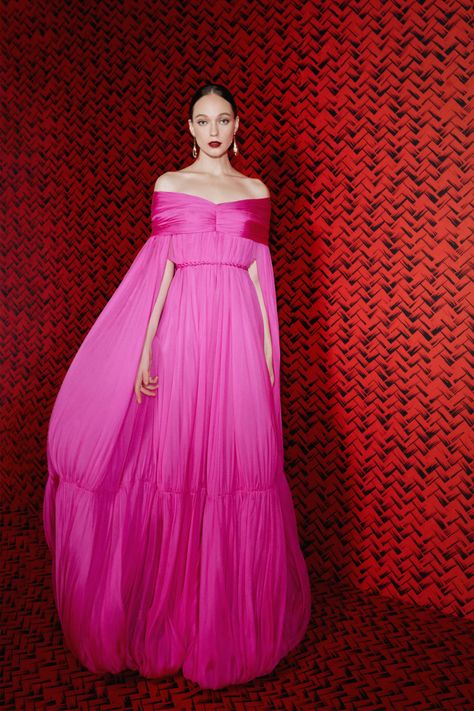 Cong Tri Spring 2022 Ready-to-Wear Collection | Vogue Cong Tri, Dress Runway, Resort 2025, Magenta Dress, Red Carpet Gowns, Red Evening Dress, Spring Resort, Runway Dresses, Gala Dresses