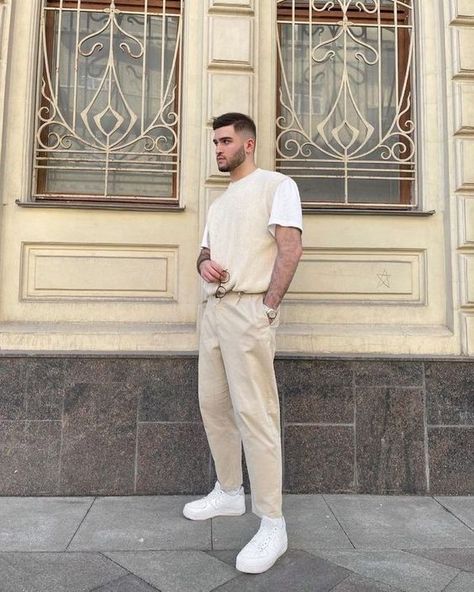 Chic Summer Formal and Casual Outfits for Stylish Men Beige Pants Outfit, Beige Outfits, Men Aesthetic Outfits, Party Outfit Men, Outfits Men Streetwear, Wedding Guest Attire, Mens Smart Casual Outfits, Nude Outfits, Outfit Hombre