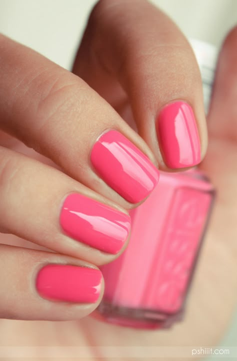 Think pink and make a fashionable statement with essie nail polish. Strawberry Pink Nails, Strawberry Nails, Fab Nails, Pink Strawberry, Essie Nail Polish, Essie Nail, Manicure Y Pedicure, Nails And Makeup, Nail Polish Colors