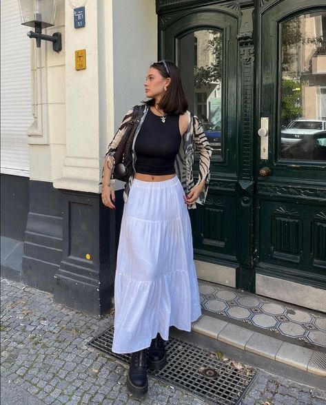 Outfits Ideas Skirt, White Midi Skirt Outfit, Skirt Outfit Aesthetic, Maxi Skirt Casual, Skirt Outfits Ideas, A Line Skirt Outfits, White Skirt Outfits, Outfits Skirt, Skirt Outfit Ideas