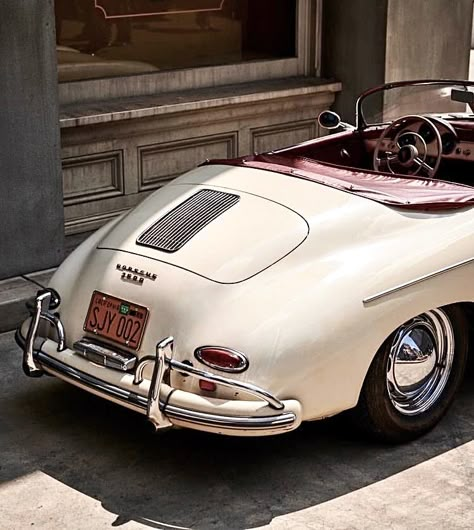 Porsche 356 Speedster, 356 Speedster, Bmw Classic Cars, Old Vintage Cars, Mercedes Sl, Lovely Car, Bmw Classic, Vintage Porsche, Vw Porsche