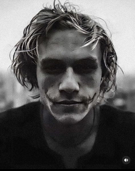 Heath Ledger Joker Sketch, Heath Ledger Black And White, Evil Smile Reference, Heath Ledger Portrait, Joker Heath Ledger Art, Heath Ledger Aesthetic, Heath Ledger Wallpaper, Joker Reference, Black And White Joker