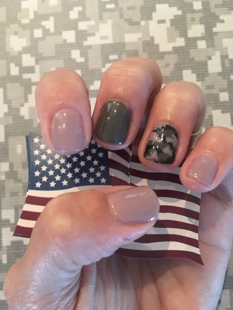 Camo Nails Design, Army Girlfriend Nails, Camoflauge Nails, Army Wife Nails, Camo French Tip Nails, Army Mom Nails Design, Army Theme Nails, Hunting Nails Designs, Army Nails Design