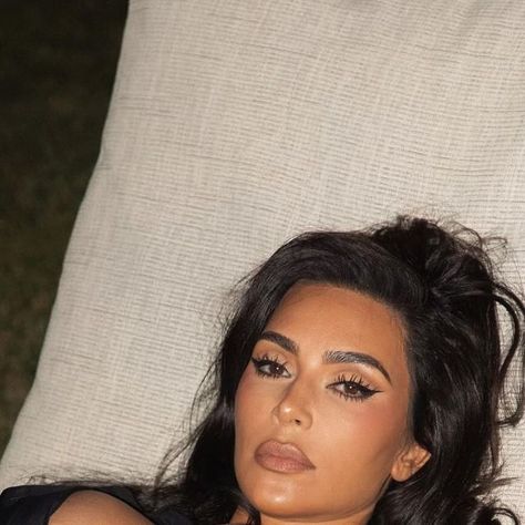 Kim Kardashian on Instagram: "A bombshell just entered the villa" Kim Kardashian Laughing, Girl Hood, Kim Kardashian Hair, Look Alikes, Angry Face, Kardashian Photos, Respect Yourself, Short Black Hairstyles, Kim K