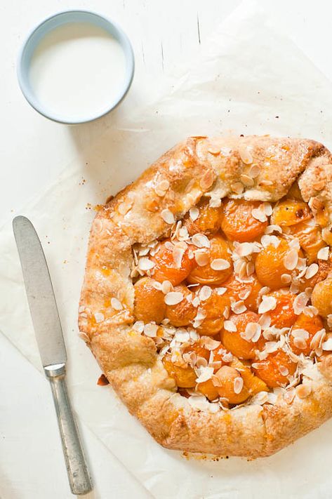 Apricot Galette Recipe, Cooking Photos, Perfect Pies, Apricot Jam, Cooking Guide, Sweet Pie, Nectarine, Sliced Almonds, How Sweet Eats