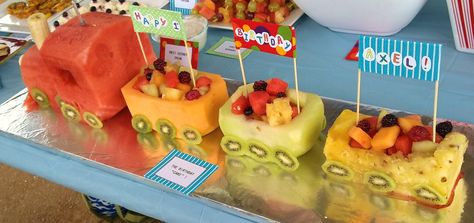 Creative Fruit Party Food Idea Fruit Birthday Cake, Thomas The Train Birthday Party, Cakes To Make, Fruit Creations, Meal Train Recipes, Fruit Birthday, Train Cake, Watermelon Cake, Fruit Displays